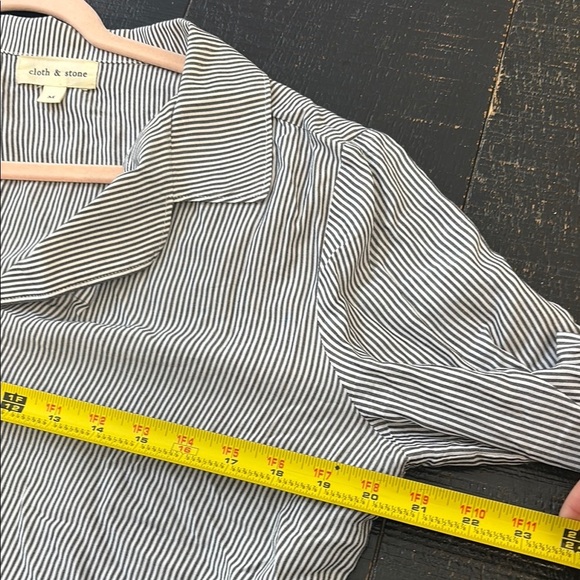 Cloth & Stone Stripe Button Down Shirt grey white wide sleeves size M - Picture 6 of 8